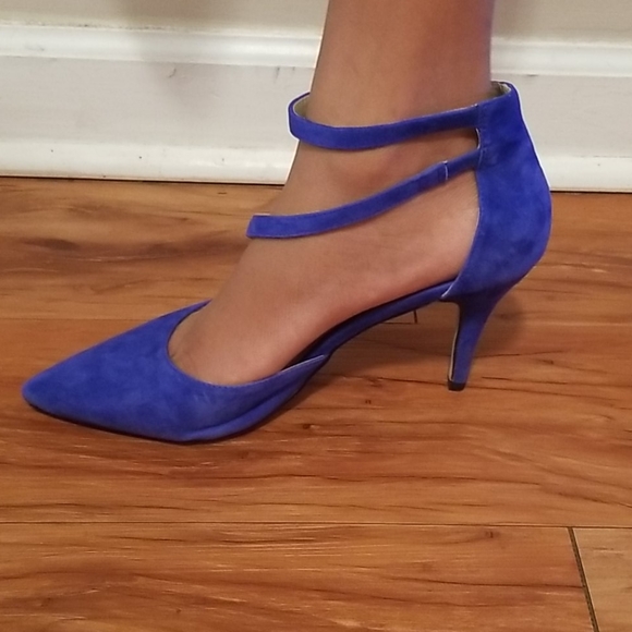 Shoes - Picture 4 of 4